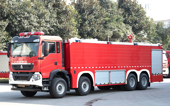 Sinotruk HOWO 25T Espuma de água Combate a incêndios Caminhão de boa qualidade Veículo especializado China Fábrica