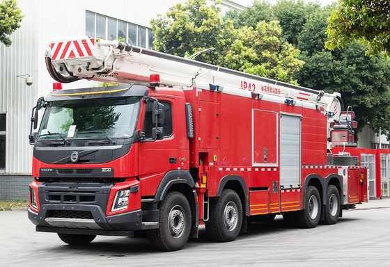 Volvo 42m Caminhão de combate a incêndio de água/espuma/pólvora Veículo polivalente China Factory