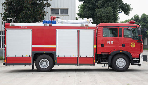 Sinotruk HOWO 8t Caminhão de combate a incêndios de espuma de água Veículo especializado China Manufacturer