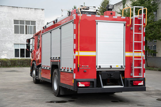 Carro de bombeiros da emergência da espuma da água de SCANIA com cabine dobro