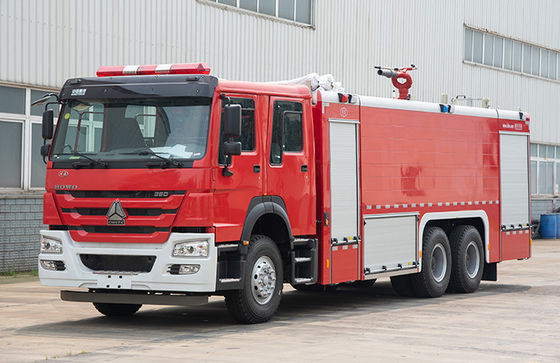 Carro de bombeiros industrial de Sinotruk HOWO 16000L com a cabine dobro da fileira