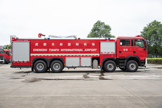 HOWO 18T CAFS industriais incêndio o caminhão da luta contra com a cabine dobro da fileira