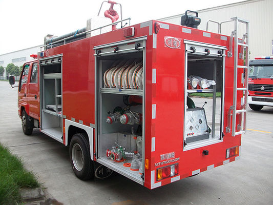 500 galões de caminhão de ISUZU Fire Engine Small Fire com a cabine dobro da fileira