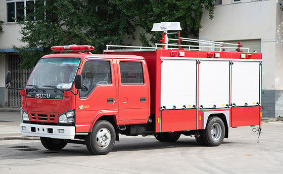 ISUZU Small Rescue Fire Truck com as ferramentas telescópicas da luz e do salvamento